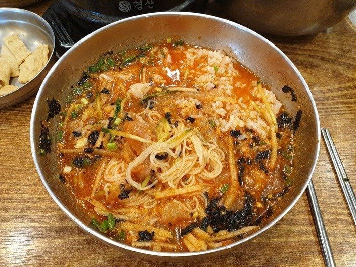 하루에 2천명 방문한다는 포항 물회 맛집 수준