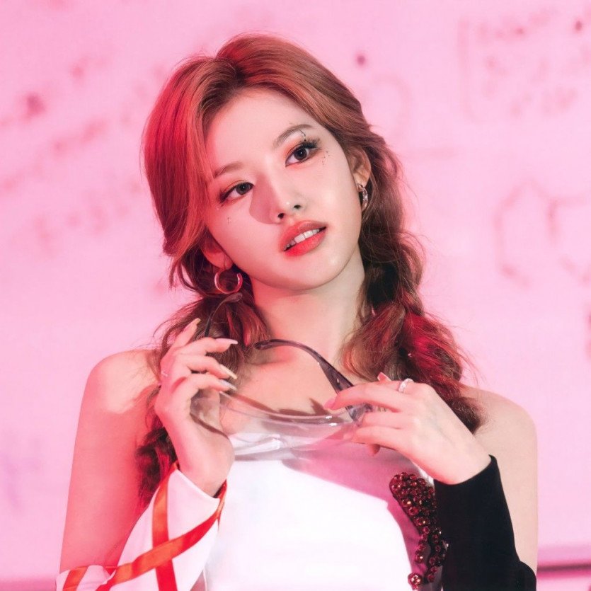 TWICE SANA